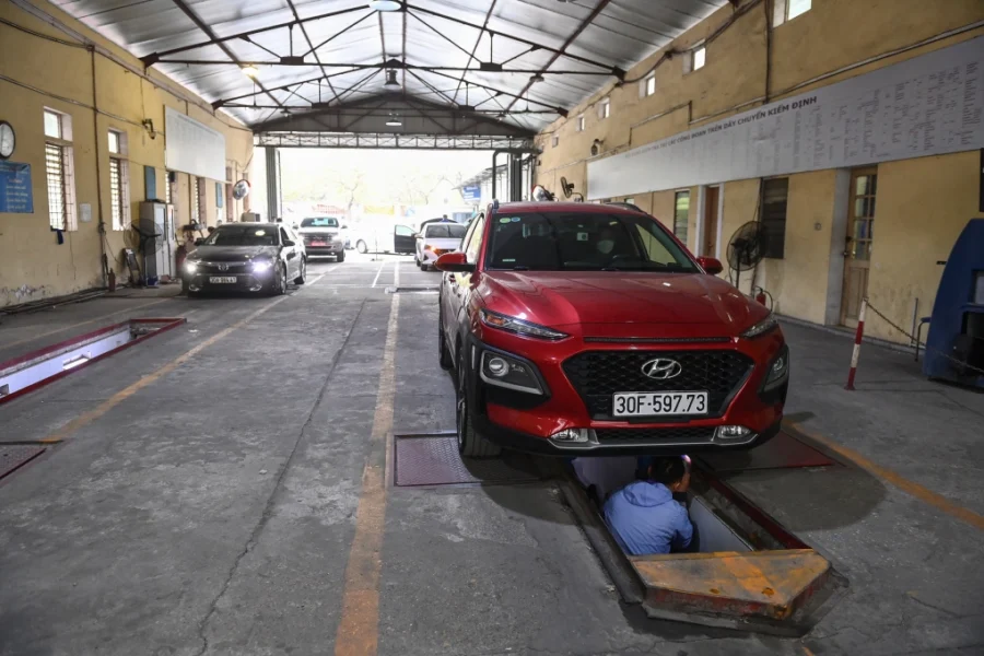 phương tiện bị rớt kiểm định sẽ phải nộp thêm 50% phí khi quay lại trong ngày và 100% cho ngày hôm sau